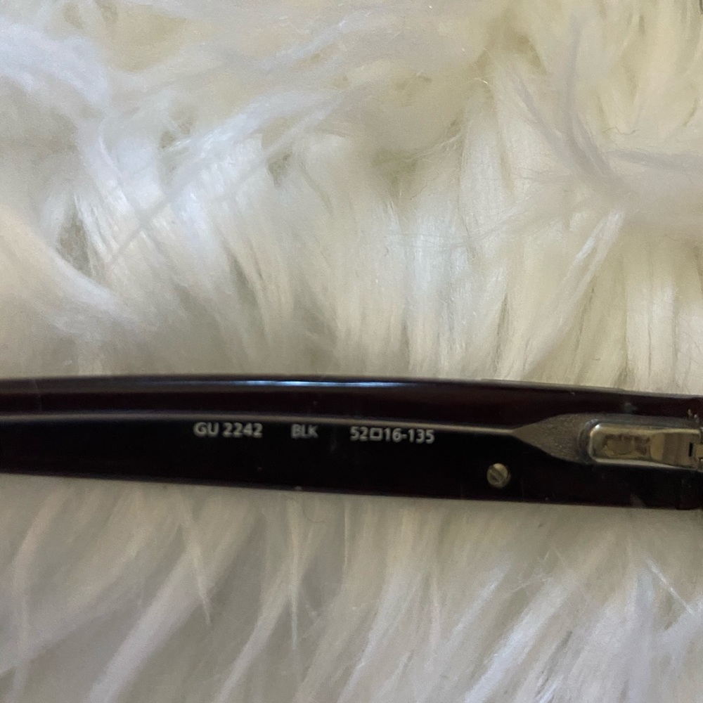 More pictures of the Guess glasses *with number*